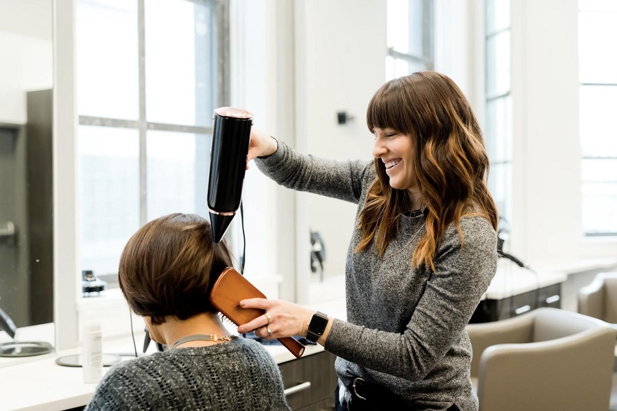 40 Perfect Haircuts and Hairstyles for Women Over 40