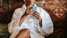 Lady-with-Phone